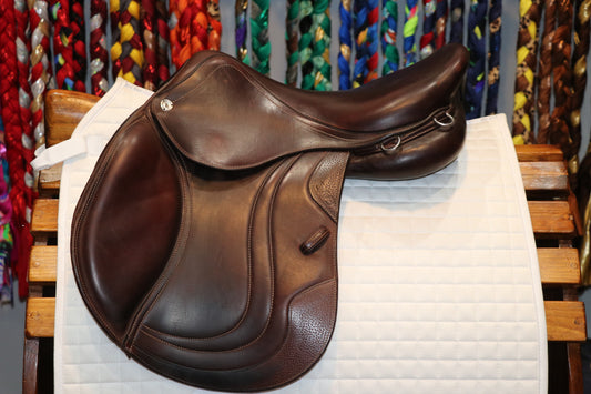 CWD SE01 Jump Saddle - 16.5" seat - USED